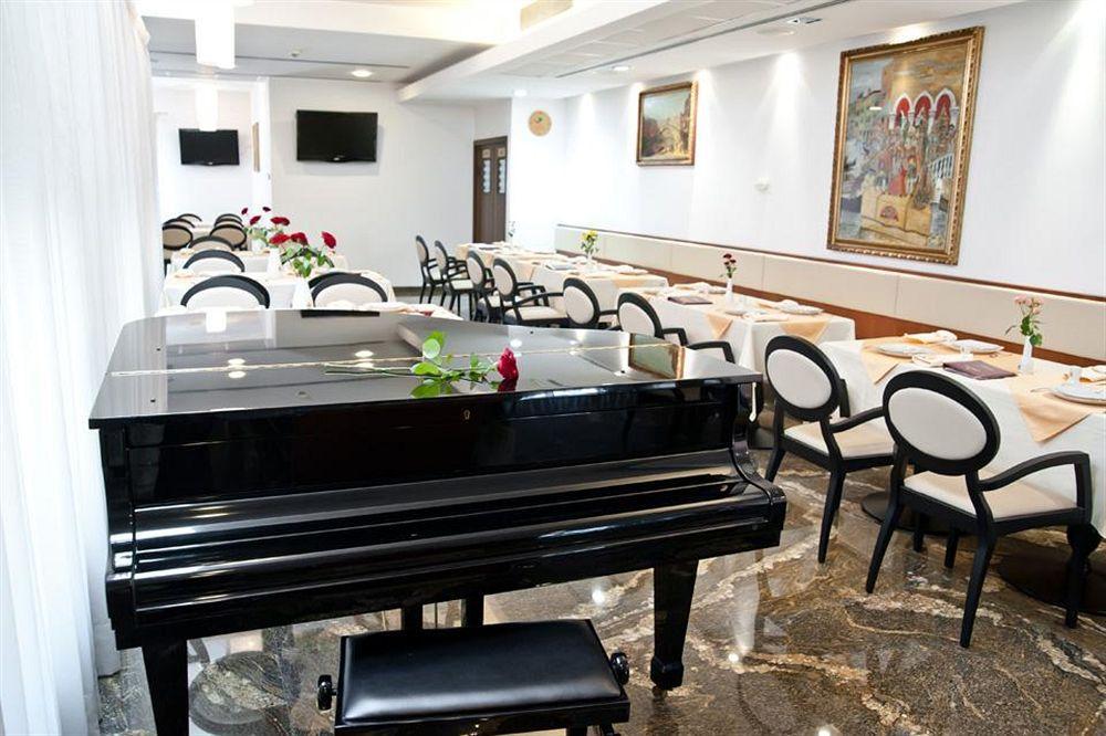 Hotel Beyfin Cluj Napoca Bagian luar foto