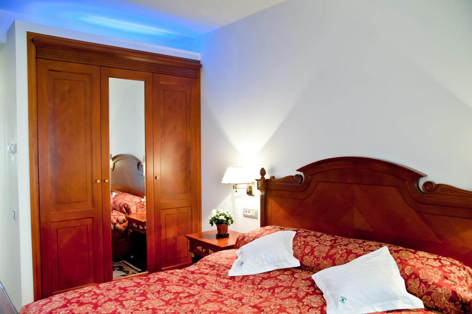 Hotel Beyfin Cluj Napoca Bagian luar foto