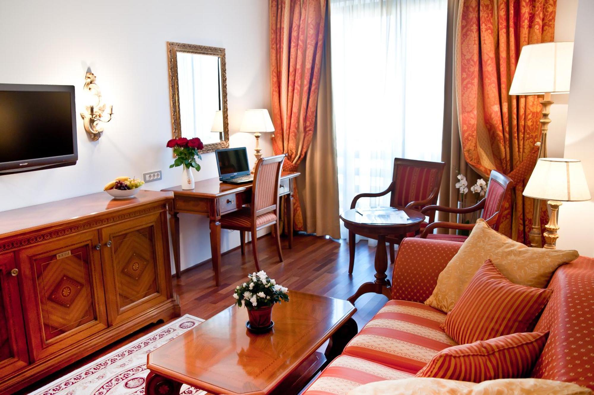Hotel Beyfin Cluj Napoca Bagian luar foto