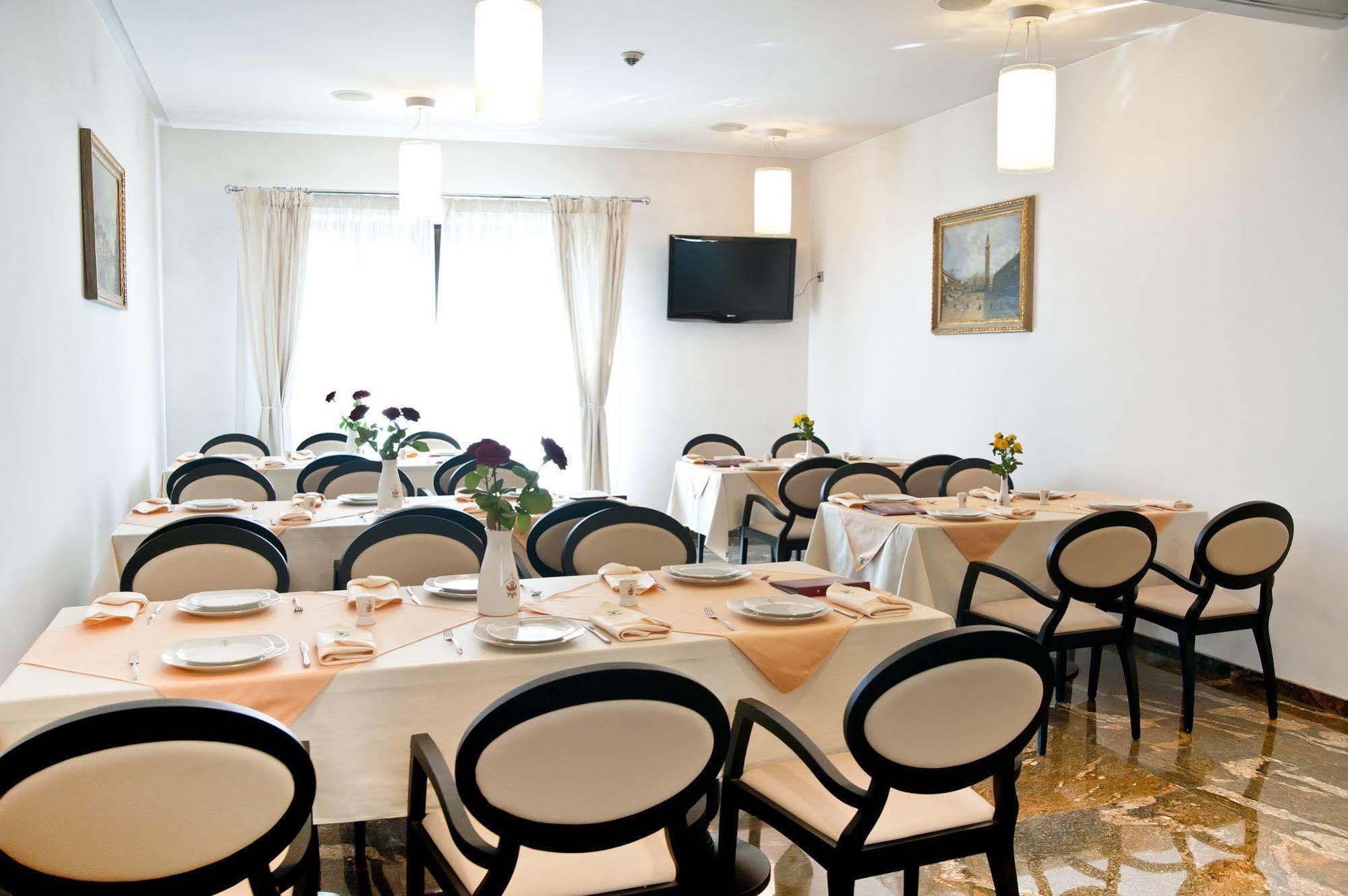 Hotel Beyfin Cluj Napoca Bagian luar foto