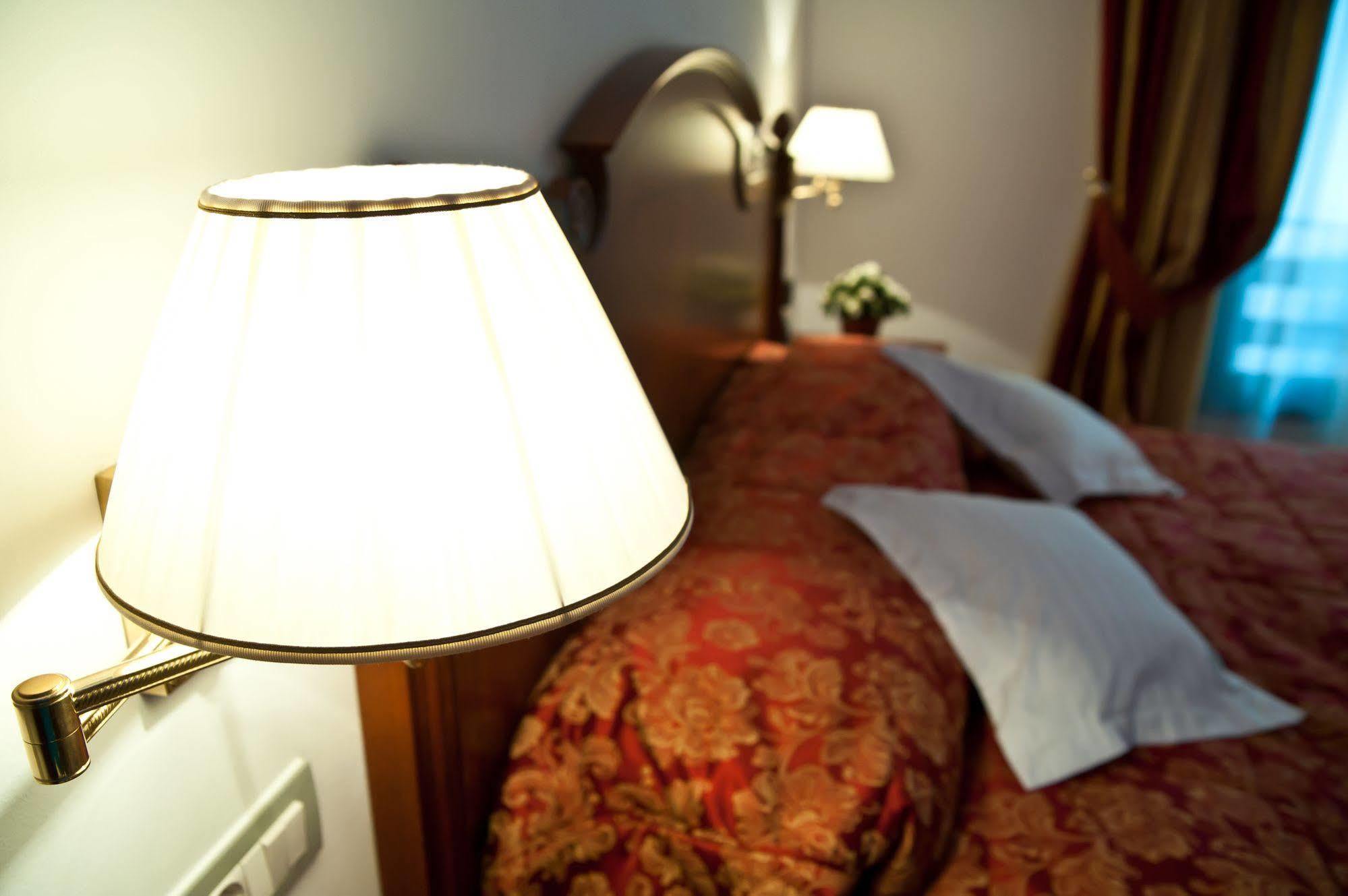 Hotel Beyfin Cluj Napoca Bagian luar foto
