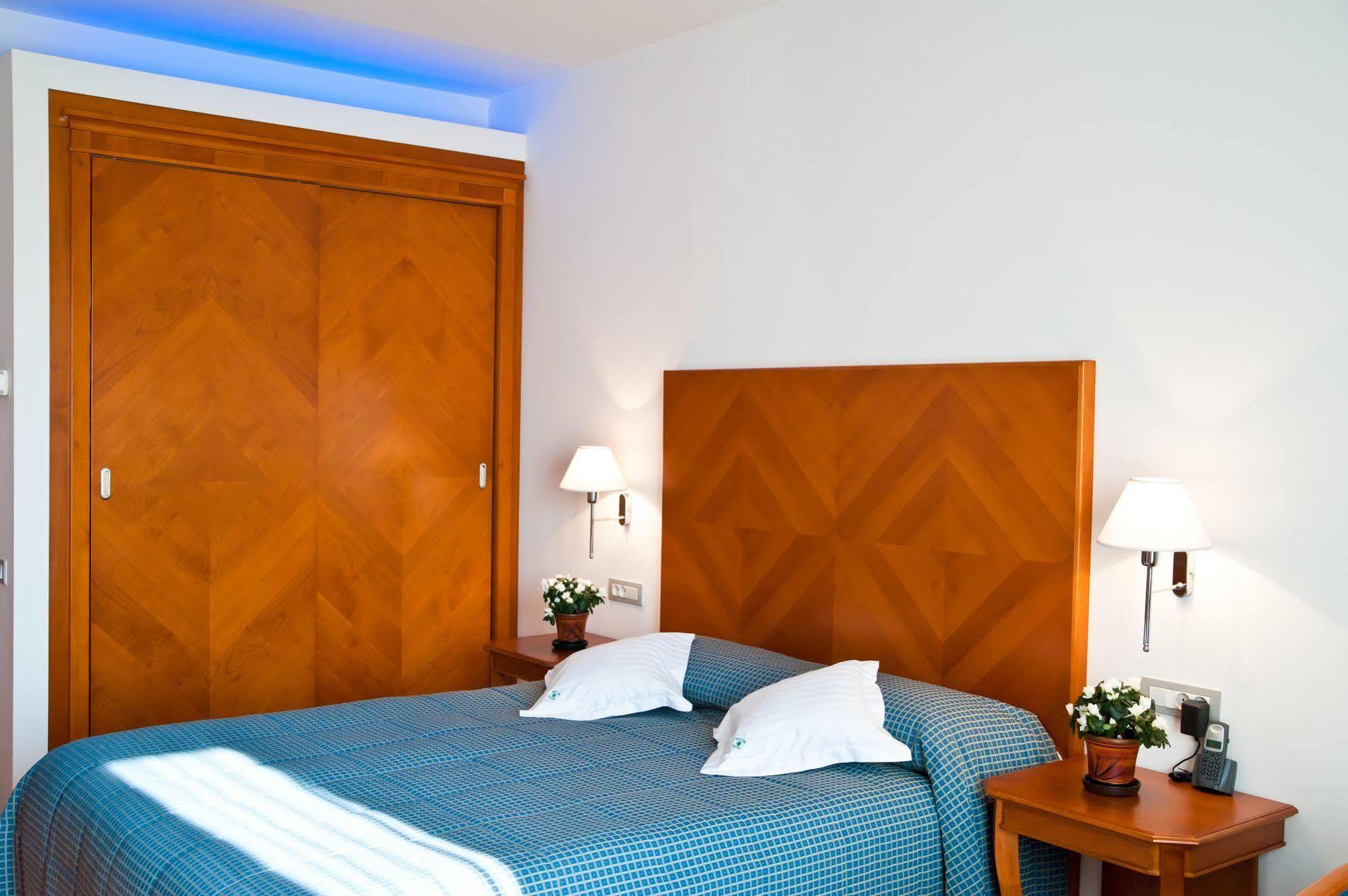 Hotel Beyfin Cluj Napoca Bagian luar foto