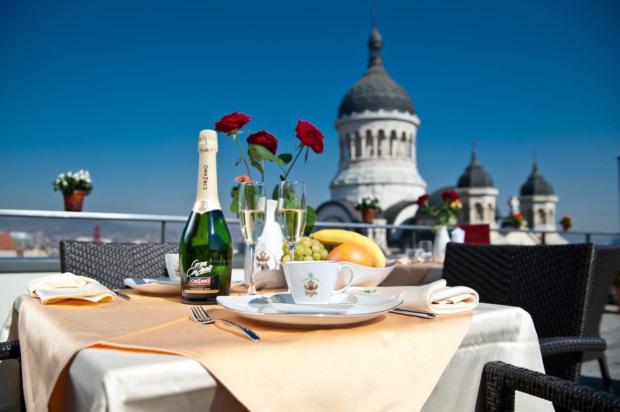 Hotel Beyfin Cluj Napoca Bagian luar foto