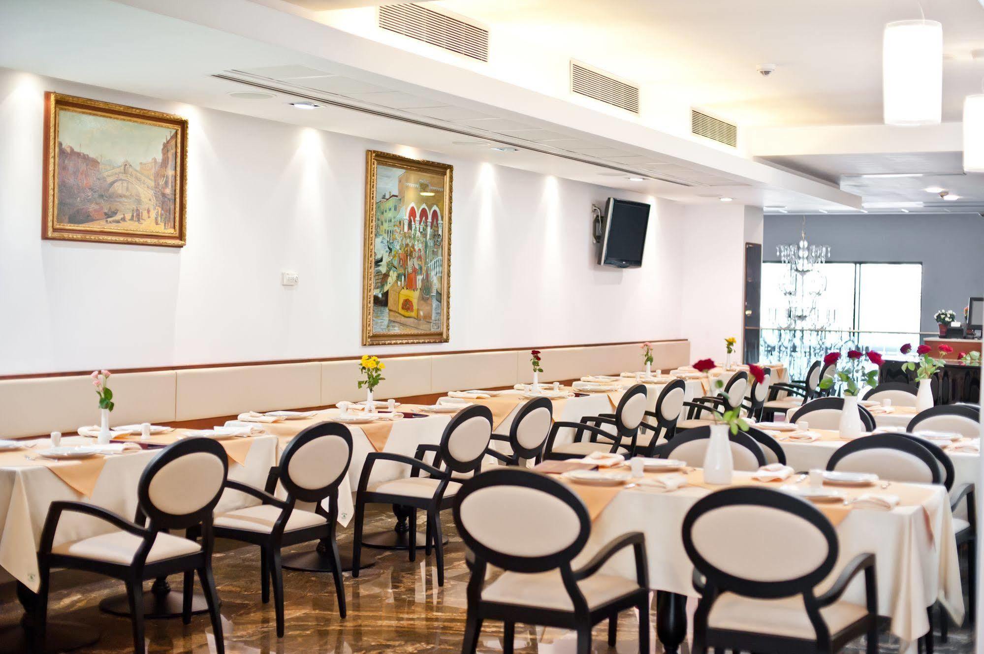 Hotel Beyfin Cluj Napoca Bagian luar foto
