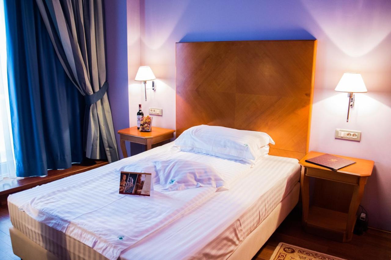 Hotel Beyfin Cluj Napoca Bagian luar foto